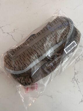 NEW Supreme Raindrop Nylon Adjustable Belt Bag